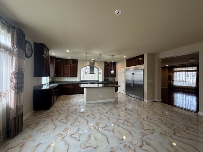 Building Photo - 8125 Crimson Creek Ct