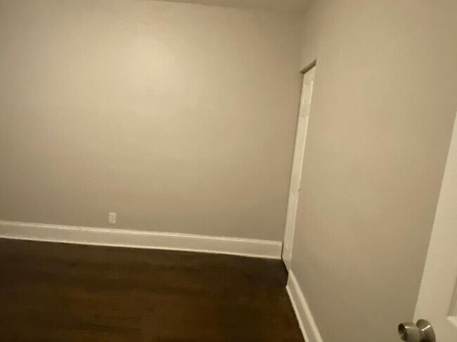 Building Photo - 2 bedroom in Chicago IL 60620
