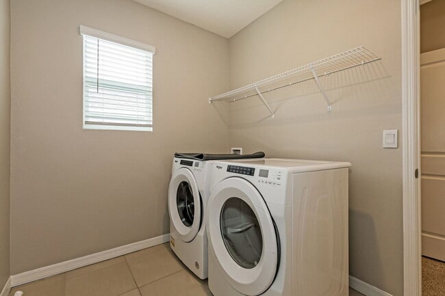 Building Photo - 8679 Bower Bass Cir