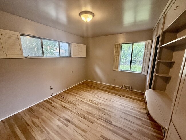 Building Photo - 1691 Meadowmoor Rd