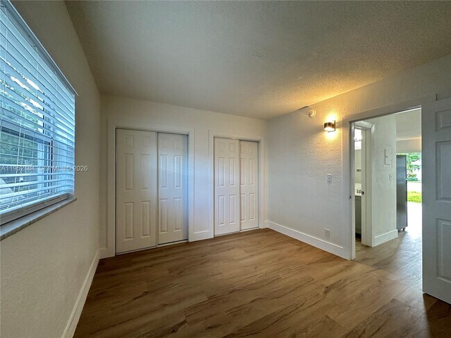 Building Photo - 3616 NE 11th Ave