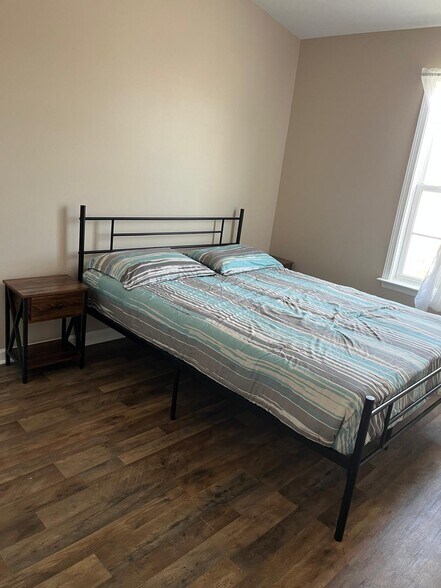 Guest room 2 - 199 Rumbling Rock Rd