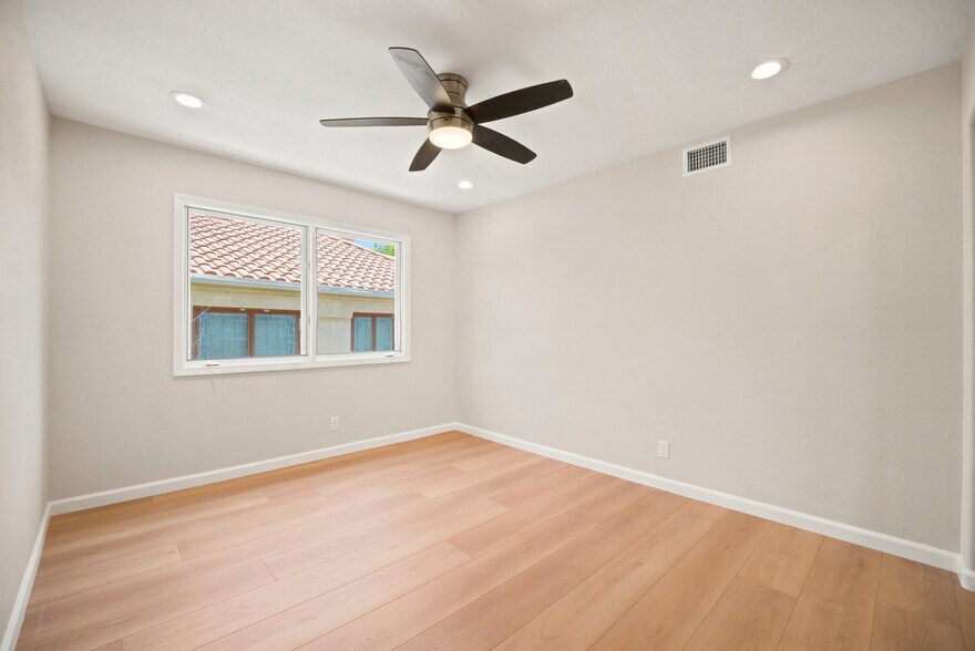 Building Photo - 4324 Park Verdi