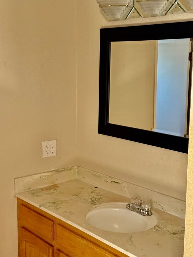Building Photo - Beautiful 4-Bedroom, 3-Bath Home with Pool...