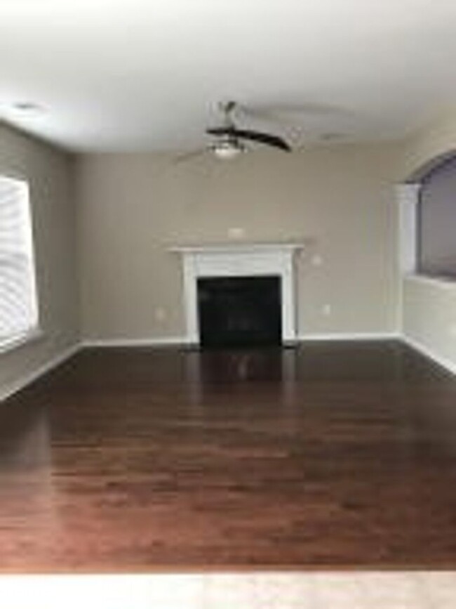 Building Photo - Two story traditional home in Sophia Landing.