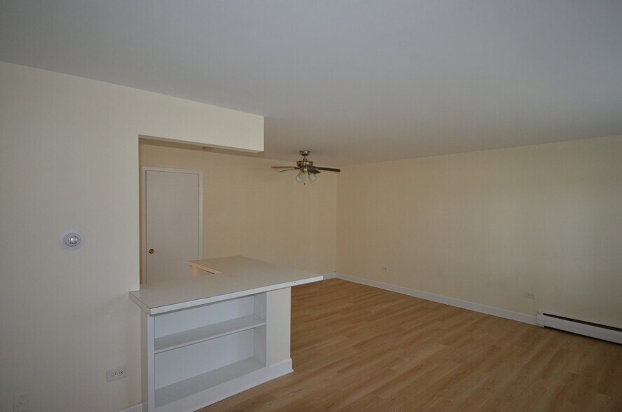 Building Photo - 2032 Linden Ave