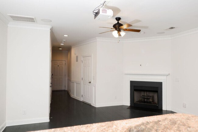 Building Photo - 4988 Wyngate Village Dr