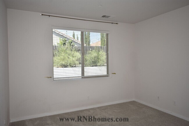 Building Photo - 5033 Fitzwilliam St