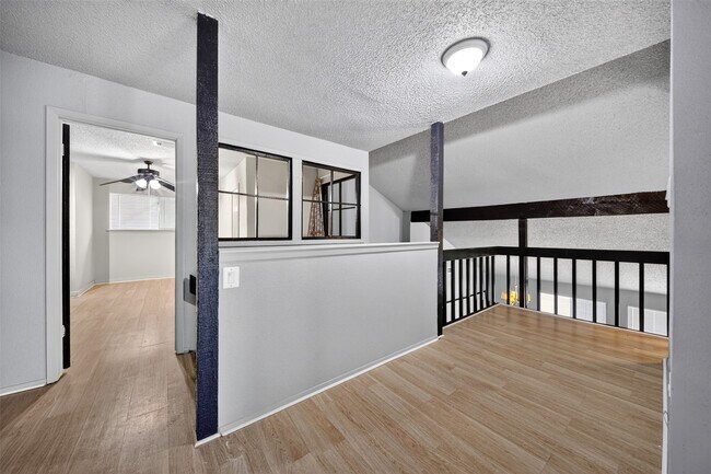 Building Photo - 13610 Sunswept Way