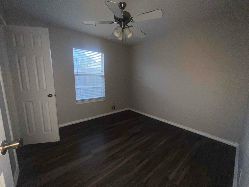 Building Photo - 812 Becard Dr