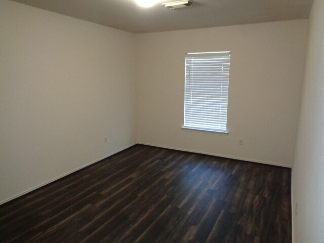 Building Photo - 16747 Fallen Timbers Dr