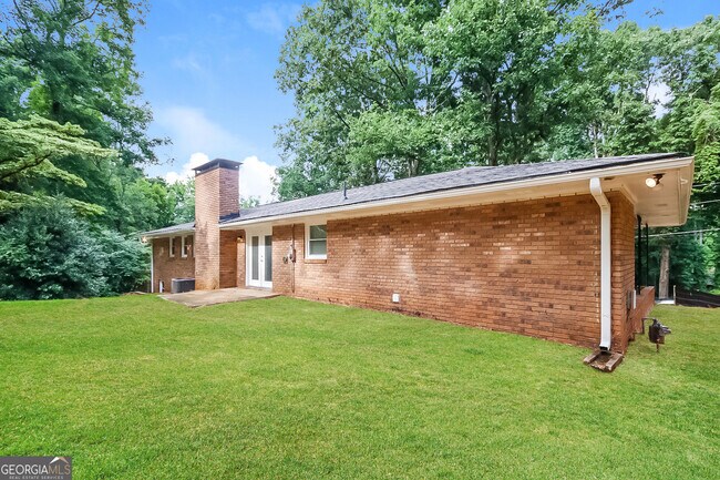 Building Photo - 3720 Pacific Dr