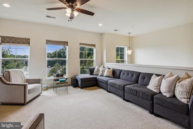 Building Photo - 3028 Rittenhouse Cir