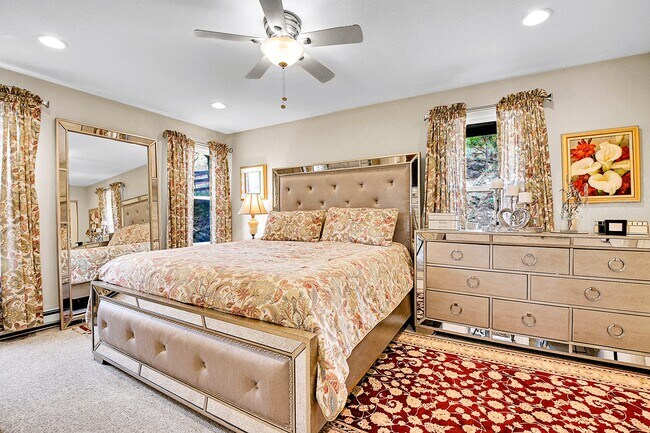 Building Photo - 30573 Sun Creek Dr