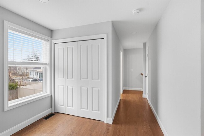 Building Photo - 24 Daytona St