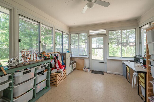 Building Photo - 2418 Heutte Dr