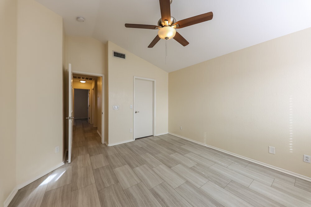 Building Photo - 1111 W Wagoner Rd