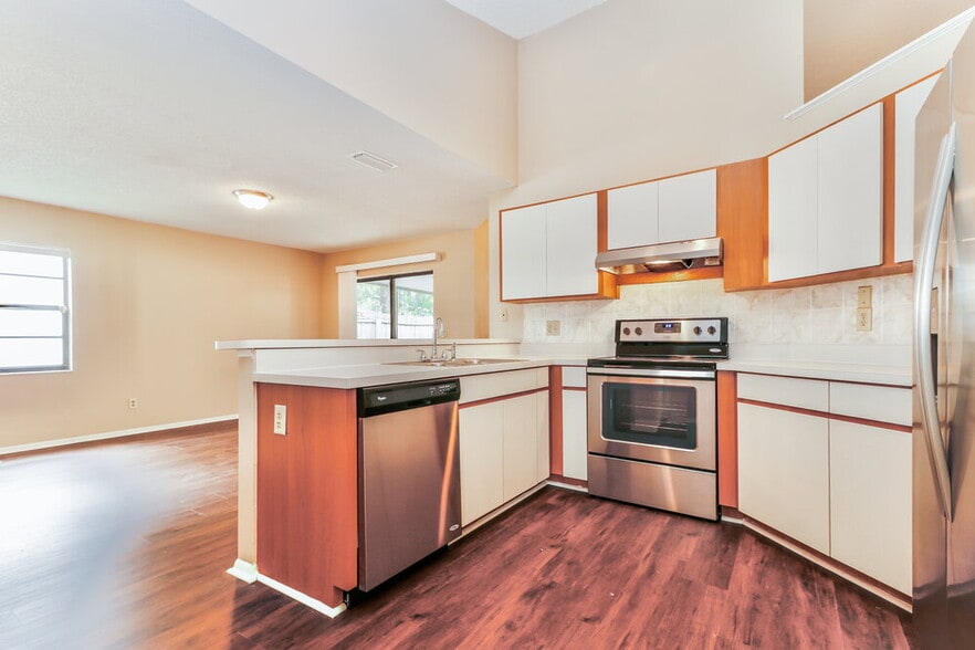 Building Photo - 8905 Bayaud Dr