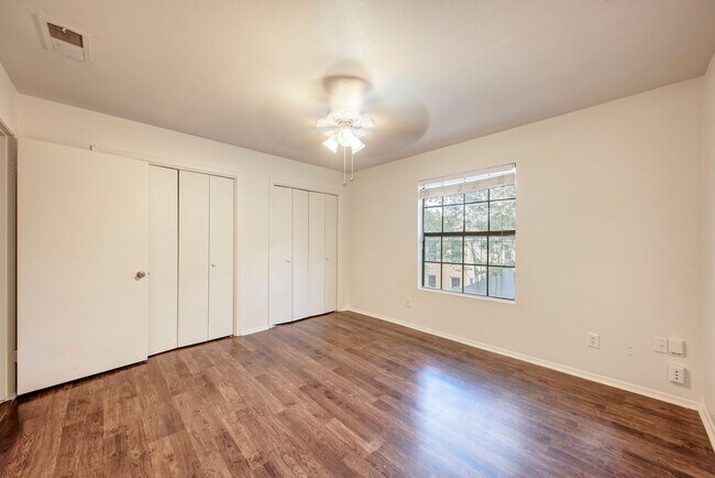 Building Photo - 3102 Cedar St