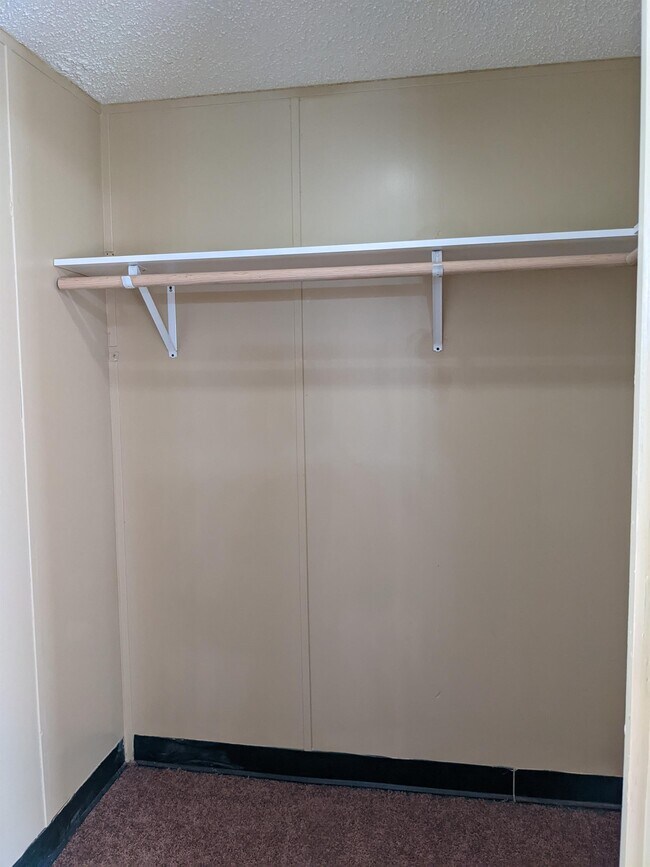 Building Photo - 903 Scott Dr