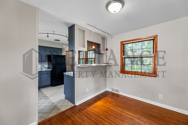 Building Photo - 2131 W 25th St N