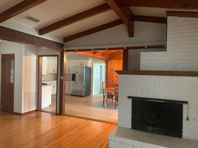 Living room - 22840 Oxnard St