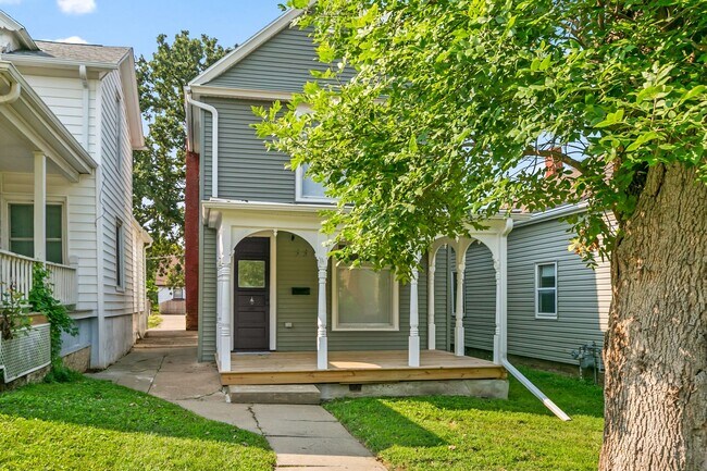 Building Photo - 337 Sherman Ave