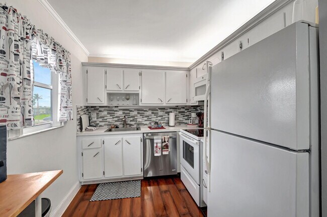 Building Photo - 288 Tuscany Ln