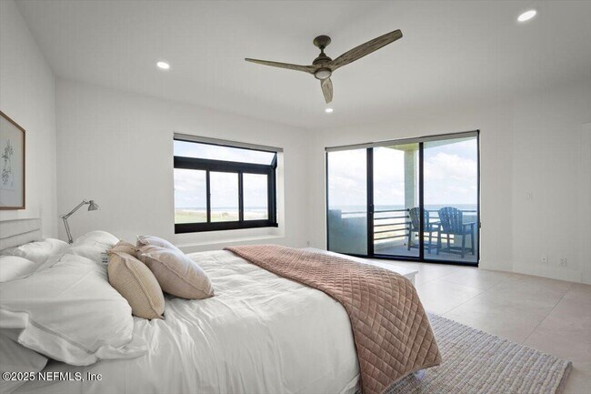 Building Photo - 739 Spinnakers Reach Dr