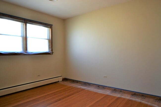 Building Photo - 2900 W 101st Pl