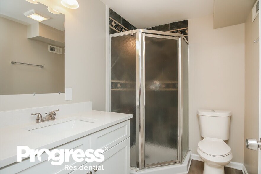 Building Photo - 340 Hermitage Ct