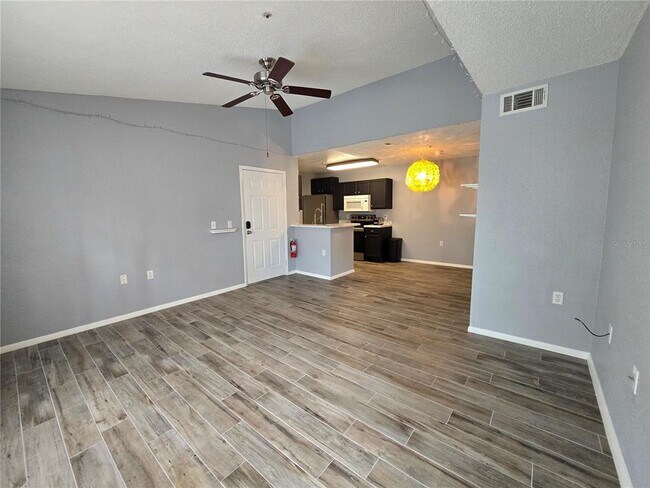 Building Photo - 5267 Images Cir