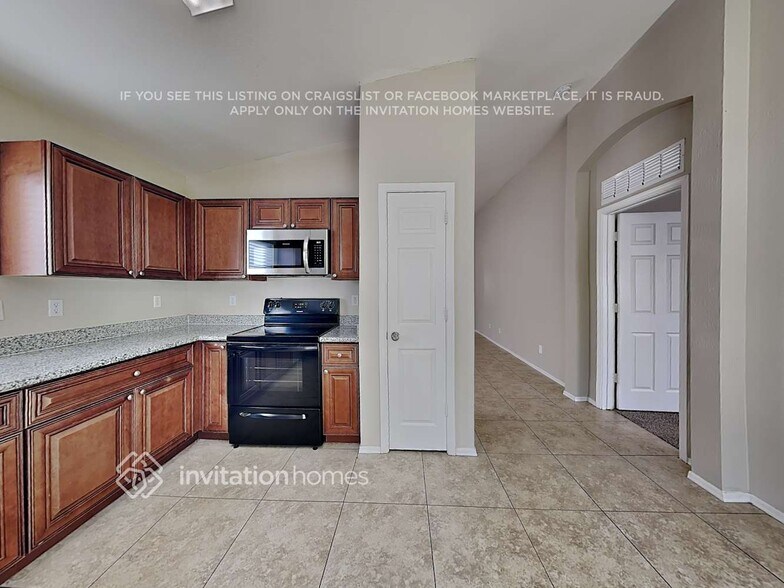 Building Photo - 2325 W Hayden Peak Dr