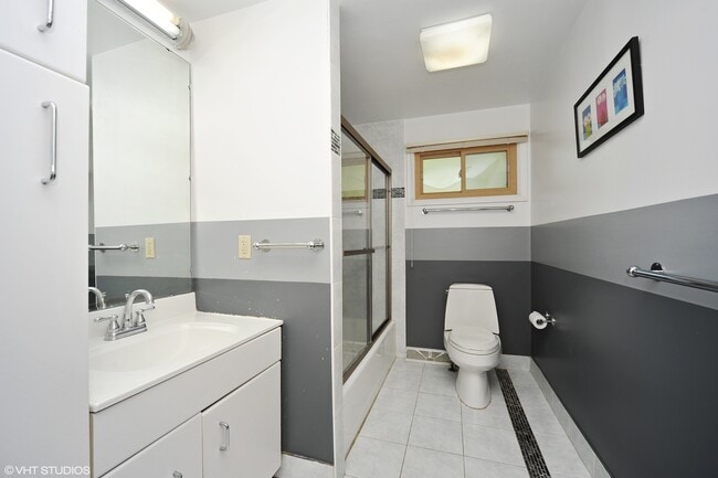 Building Photo - 1414 Pfingsten Rd