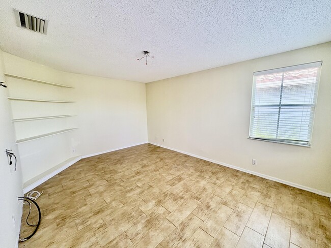 Building Photo - 4 SW 82nd Way