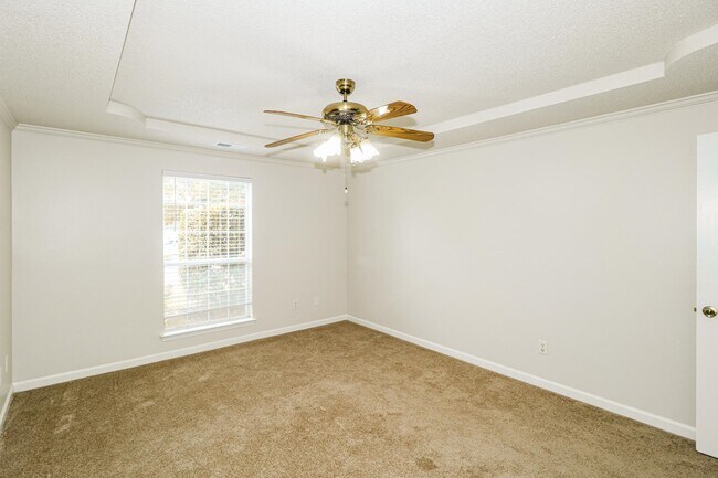Building Photo - 11215 Ram Hill Cove