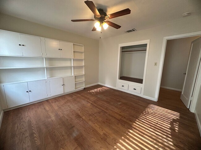 Building Photo - 8041001/45