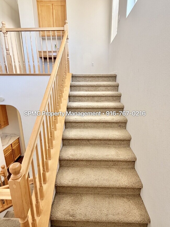 Building Photo - Beautifully Maintained 3 Bed / 2.5 Bath Home in South Natomas — New Appliances & Community Amenit...