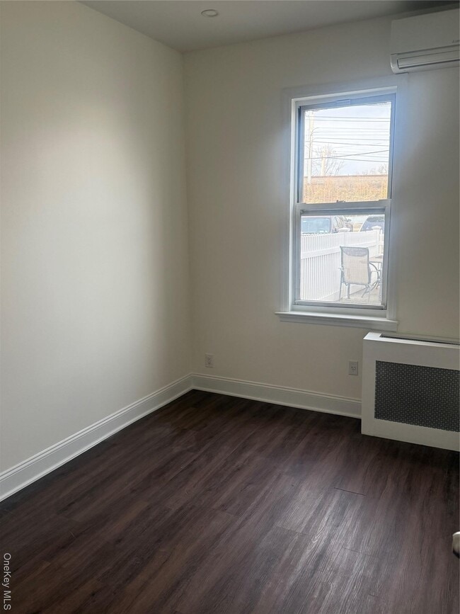 Building Photo - 151 Tulip Ave