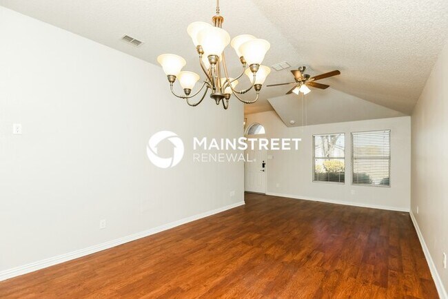 Building Photo - 3 Bedroom Pet-Friendly Home in ARLINGTON, TX with Main Street Renewal