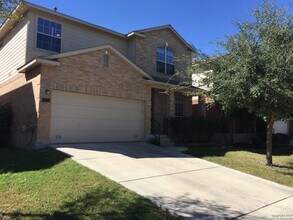 Building Photo - Large 4 bedroom / 2.5 bathroom home in Alamo Ranch