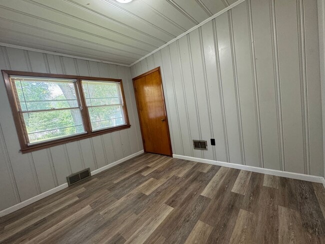 Building Photo - Jerome's Jewel: 3 Bed/1.5 Bath Home with E...