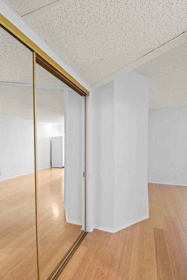 Interior Photo - 1394 Midvale Avenue,