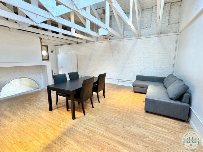 Building Photo - Huge Spacious 1BR|1BA loft in Lower Haight
