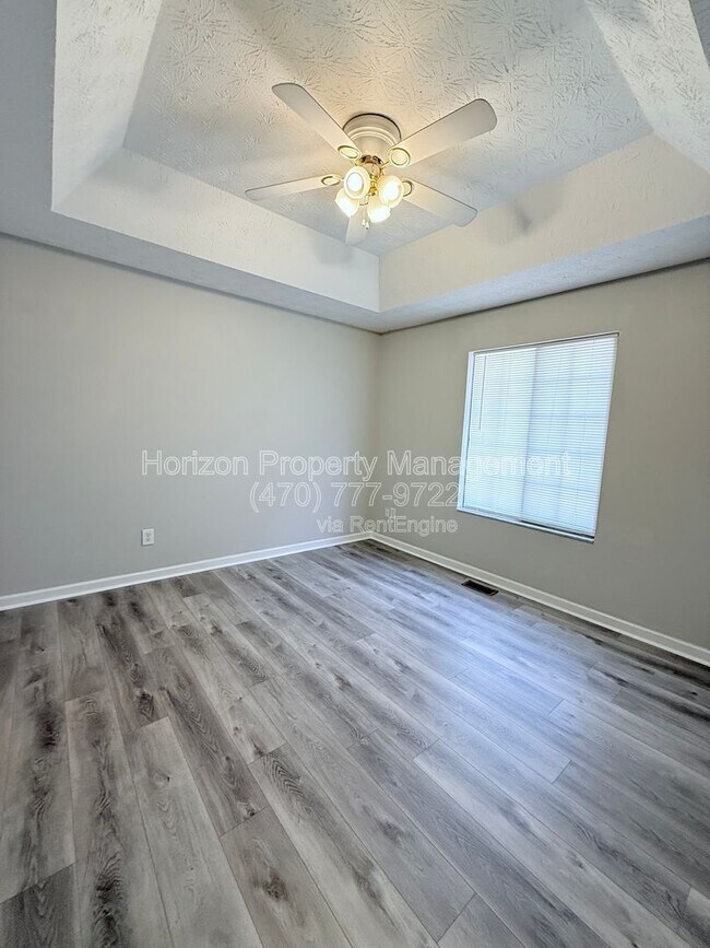 Building Photo - 4005 Hidden Hollow Dr