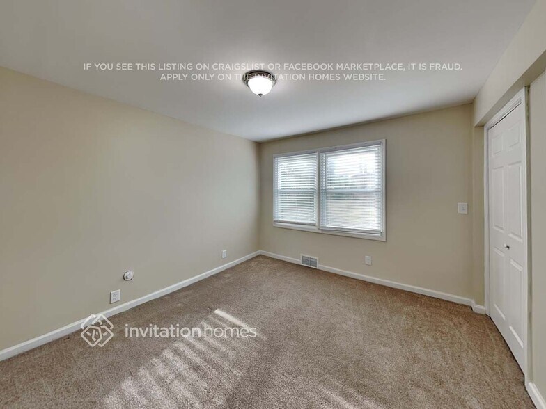 Building Photo - 3332 Bonneville Dr