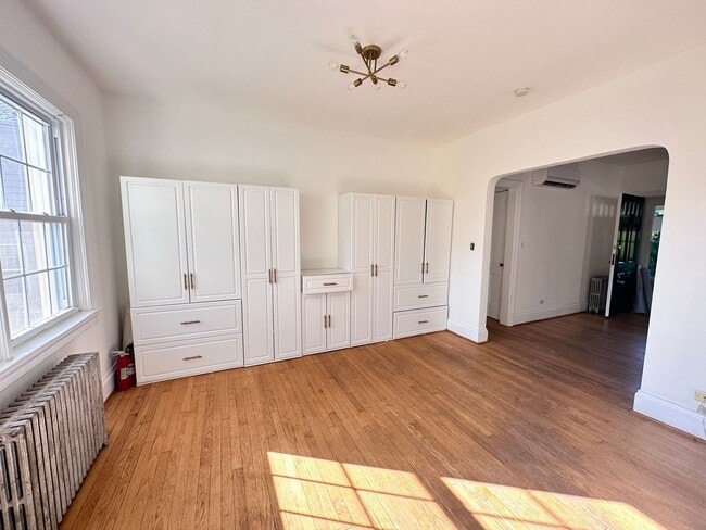 Building Photo - 122 Summit St