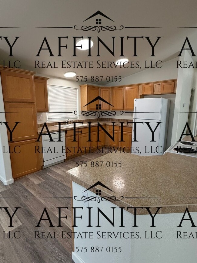 Building Photo - Three bedroom home