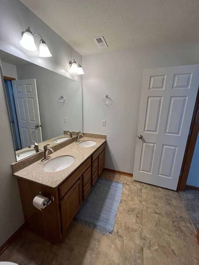 Building Photo - 8528 Flintlock Cir