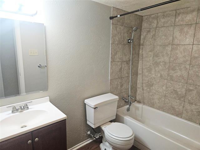 Building Photo - 6809 Glenhurst Dr